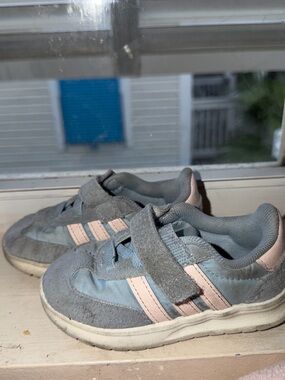 Adidas Kids blue & Pink Velcro Sneakers